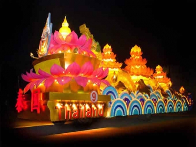 祖国70大庆彩车制作光芒四射，彩车制作锦辉彩灯大放彩